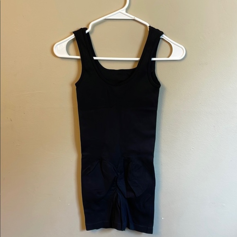 Black Sleeveless Bodysuit (Bin H)​